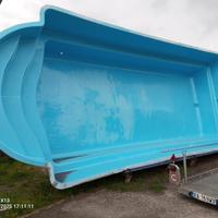 Piscina monoblocco in Vetroresina