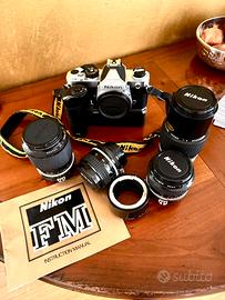 Macchina Reflex Nikon FM