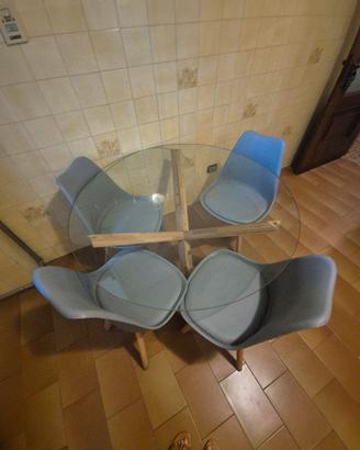 Tavolo rotondo in vetro con 4 sedie