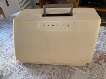 Macchina da cucire Singer 710 B