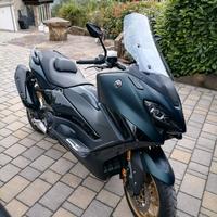 Yamaha T-max 560 parabrezza puig 21270h fumè