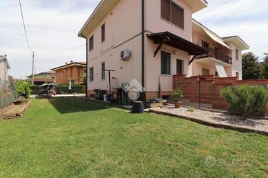 3 LOCALI A PORTO MANTOVANO