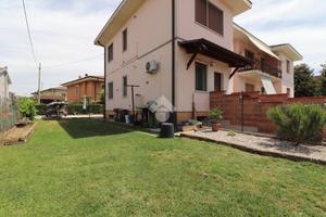 3 LOCALI A PORTO MANTOVANO