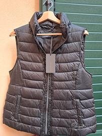 Elena Mirò Piumino Smanicato Nero con Rouches