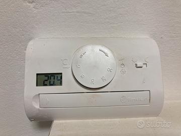 Termostato digitale Finder