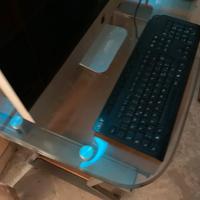 Computer Apple con porta computer