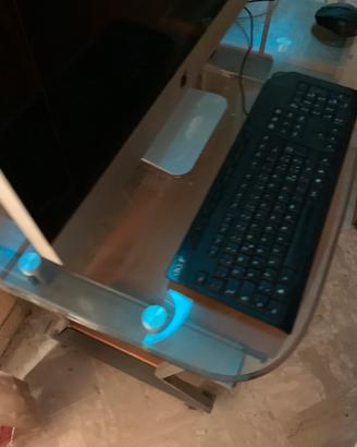 Computer Apple con porta computer