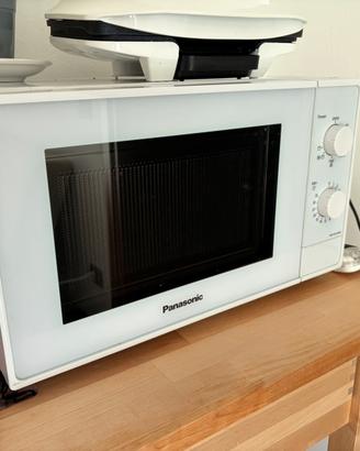 Microonde Panasonic 20L 800W (grill non funziona)
