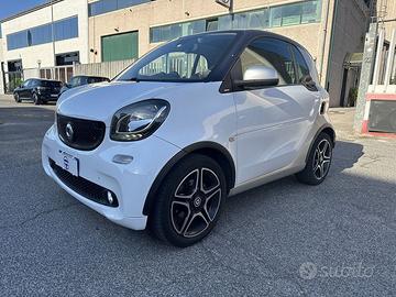 smart fortwo 1.0 52kW passion twinamic 71cv