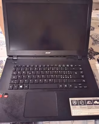 Laptop Aspire AMD Quad Core Batteria nuova Ssd 256