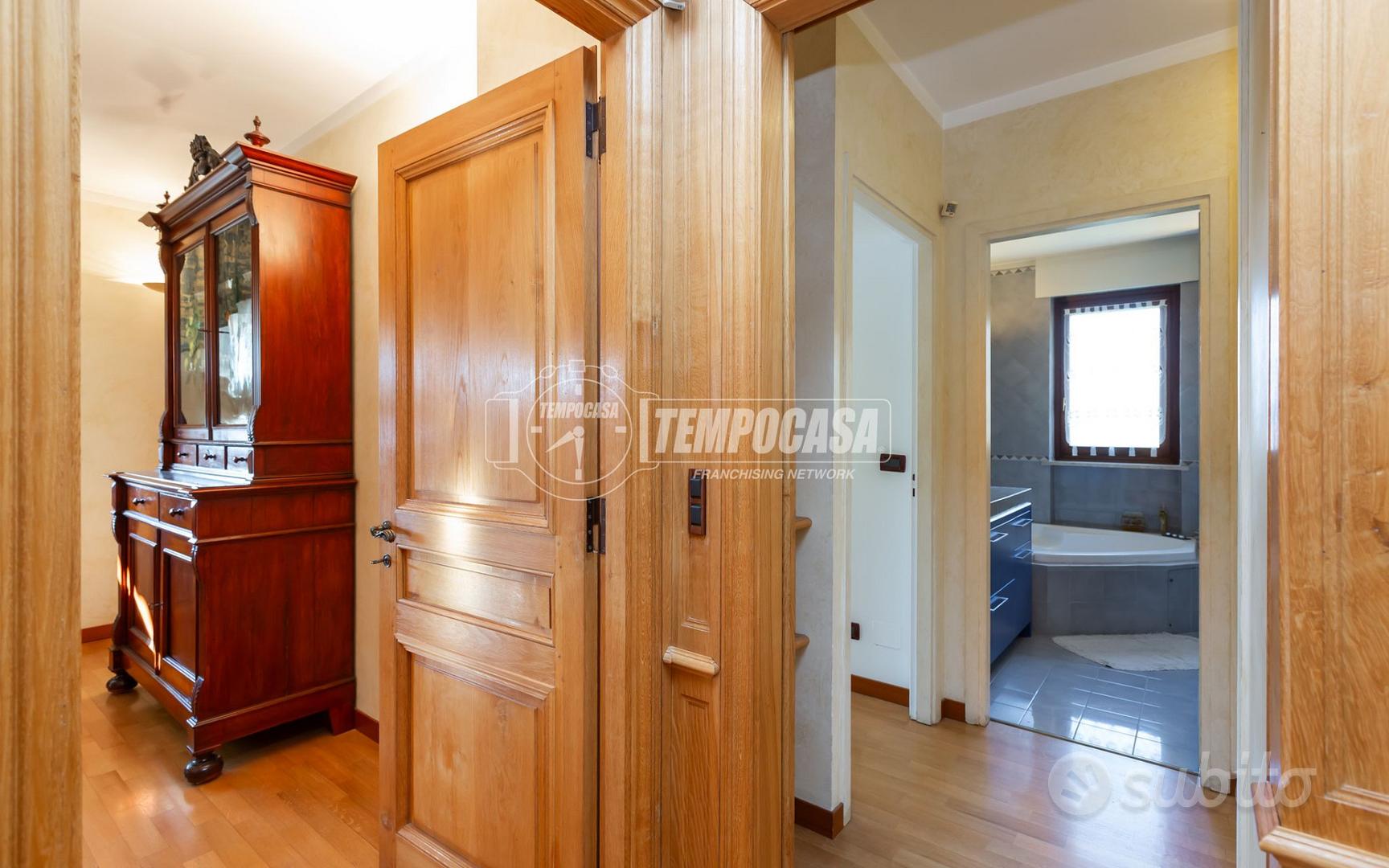 AMPIO APPARTAMENTO CON VISTA IN ZONA FIOCCARDO - Altro