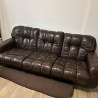 Divano anni  70 in pelle marrone con   2 poltrone