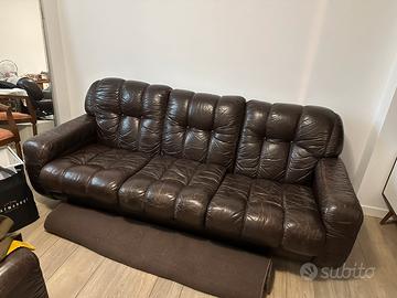 Divano anni  70 in pelle marrone con   2 poltrone