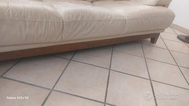 2 divani da tre posti 