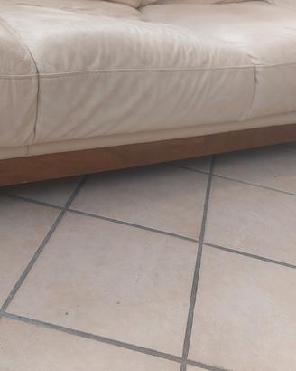 2 divani da tre posti 