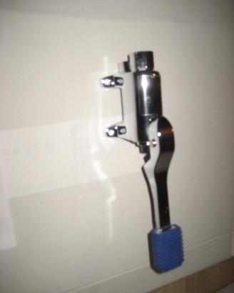 Rubinetto a pedale acqua fredda