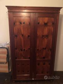 Due armadi in legno antichi