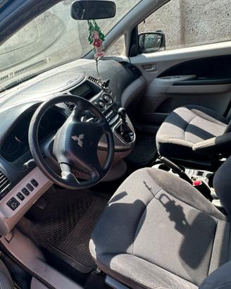 Mitsubishi grandis 2.0 Di-d 2009