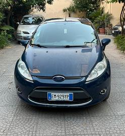 Ford fiesta blu