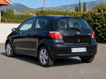 Toyota Yaris Yaris II 2005 3p 1.0 Sol