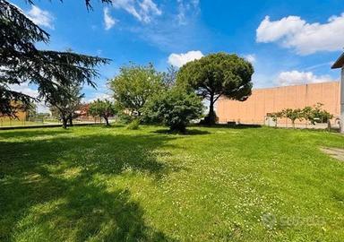 Terreno edificabile di circa 700m² 
