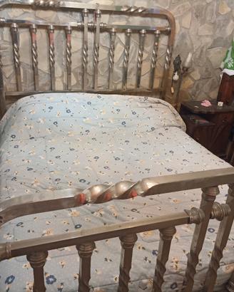letto più comodini