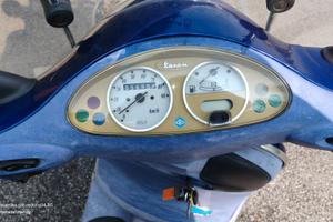 scooter piaggio vespa ET2 50