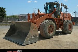 FIAT HITACHI FR220 PALA GOMMATA