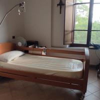 Letto degenza elettrico più materasso antidecubito