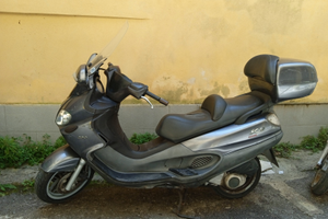 Piaggio x9