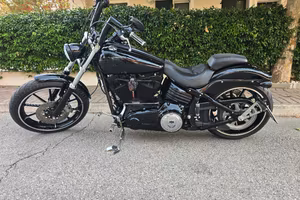 harley davidson rocker breakout 