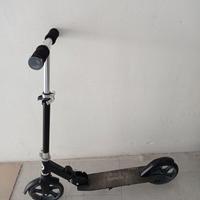 Monopattino pieghevole a spinta