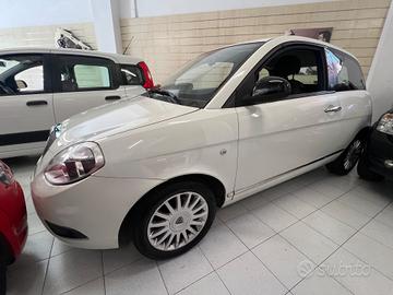 Lancia Ypsilon 1.2 69 CV Unyca