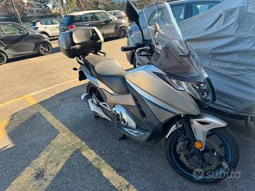 Honda integra s 750 2017