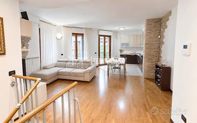 AMPIO TRILOCALE CON TAVERNA E GIARDINO PRIVATO - U