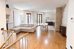 AMPIO TRILOCALE CON TAVERNA E GIARDINO PRIVATO - U