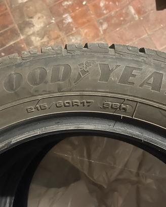 4 Gomme invernali 215/60r17