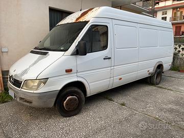 MERCEDES SPRINTER FURGONATO