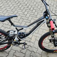 Specialized Demo 8 carbon