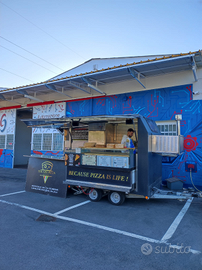 Food truck pizzeria