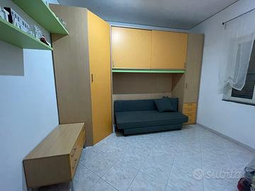 Stanzetta per ragazzi (pari al nuovo)