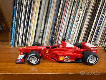Modellino auto Ferrari scala 1/24 f300 Schumacher