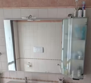 Specchiera con pensile superiore
