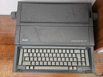 Macchina da scrivere olivetti