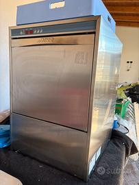 Lavastoviglie professionale