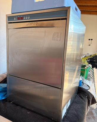 Lavastoviglie professionale