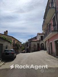 TRECCHINA (PZ)- CASA SU TRE PIANI CON AMPIO TERREN