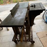 Sega circolare vintage con pialla