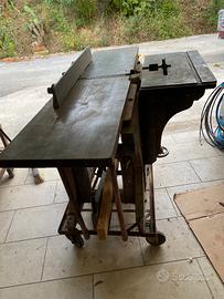 Sega circolare vintage con pialla