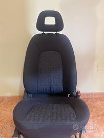 Mercedes classe A 170, Sedili e Impianto Stereo.